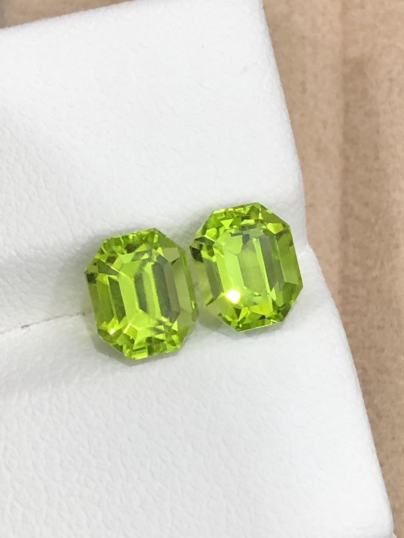 3.360 Carat Green Peridot Gemstones, Parrot Green Rock For Gold Earrings Jewelry - 3