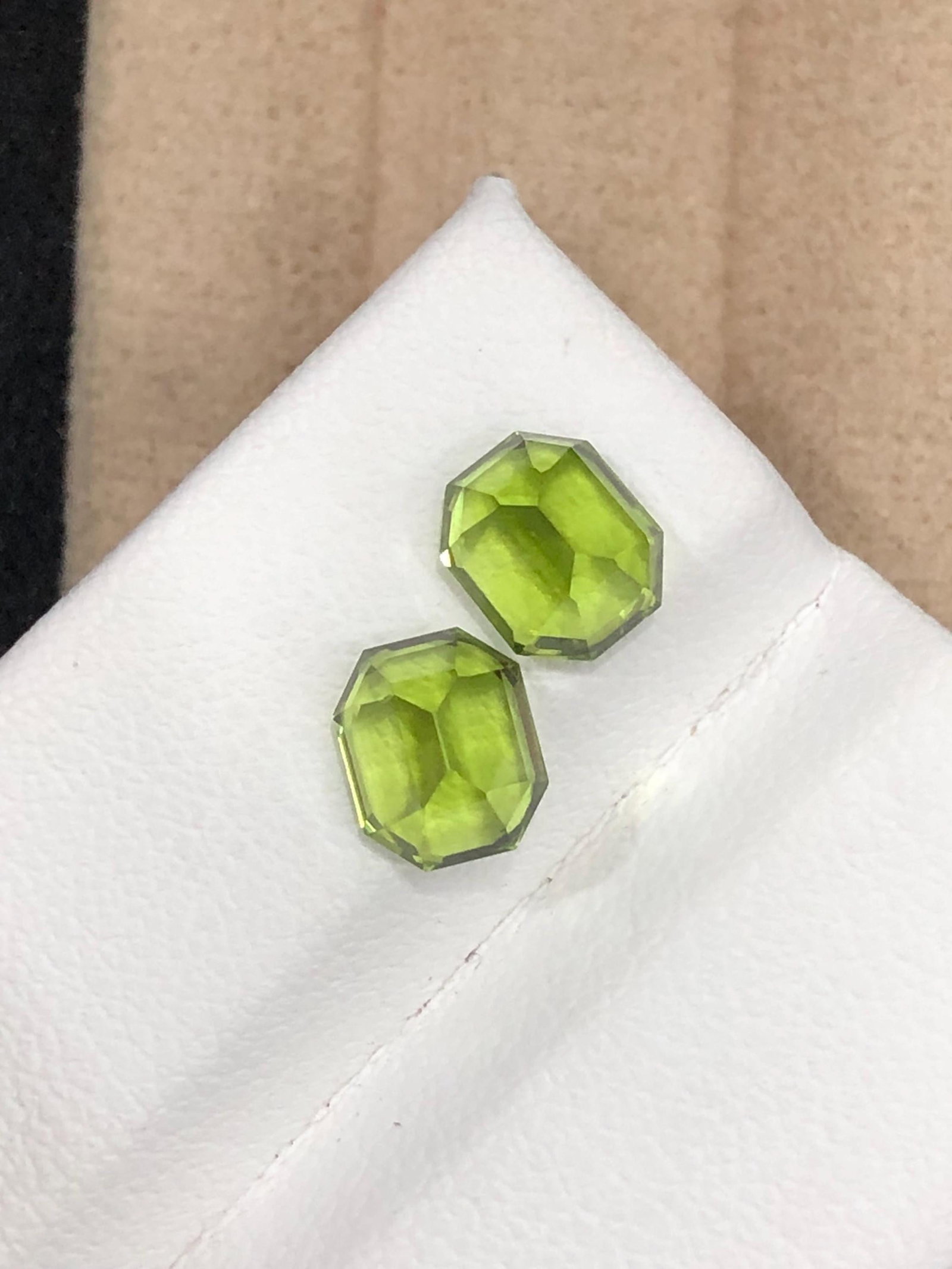 3.360 Carat Green Peridot Gemstones, Parrot Green Rock For Gold Earrings Jewelry - 4