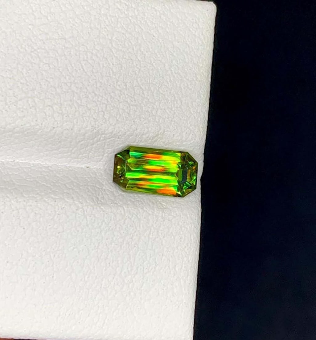 Green Sphene Gemstone: Natural Titanite Round Cut, June Birthstone - 9