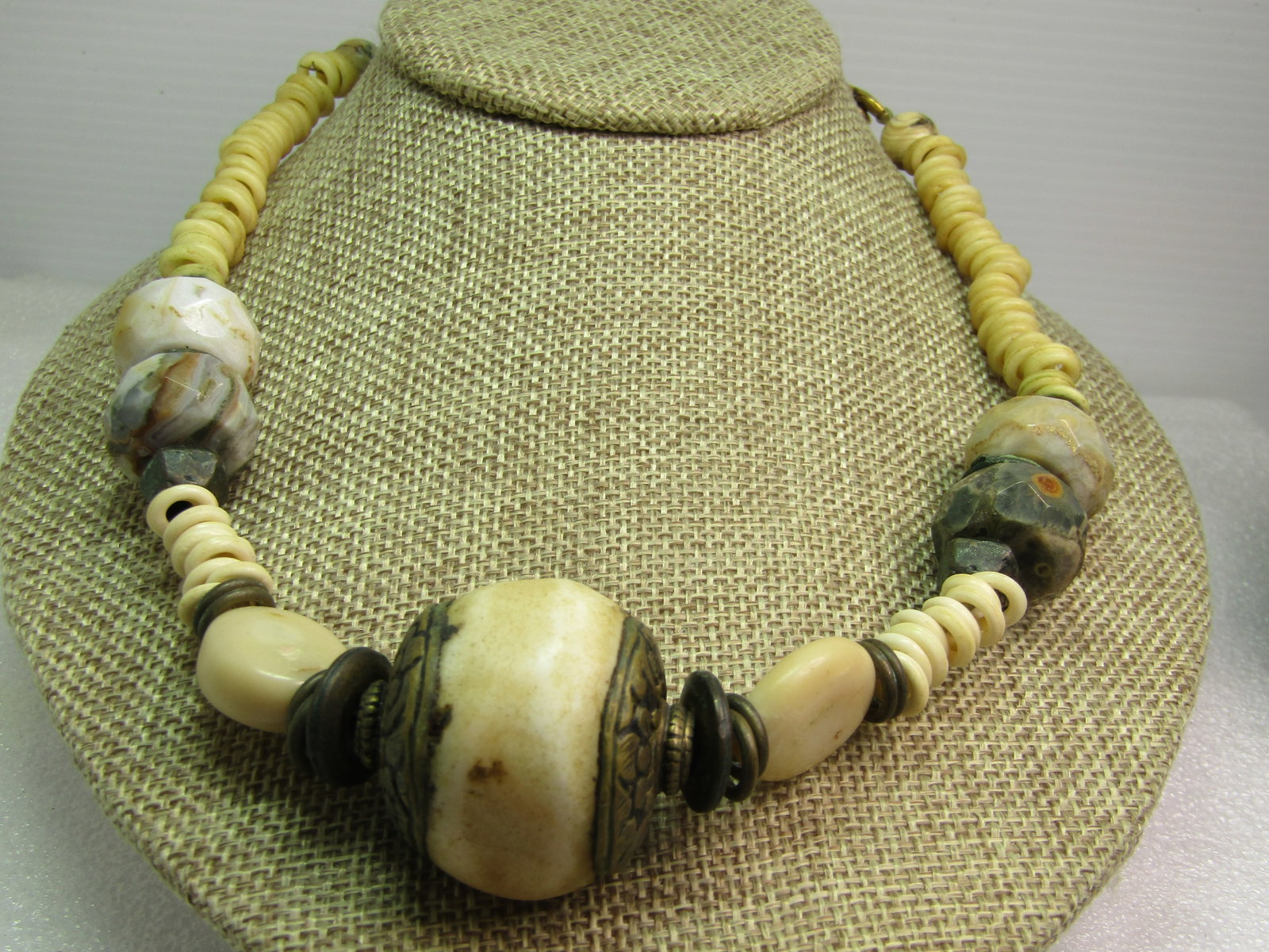 Vintage Heavy White and Agate Tribal Necklace, Brass. 18.5", Mid-Century - 2