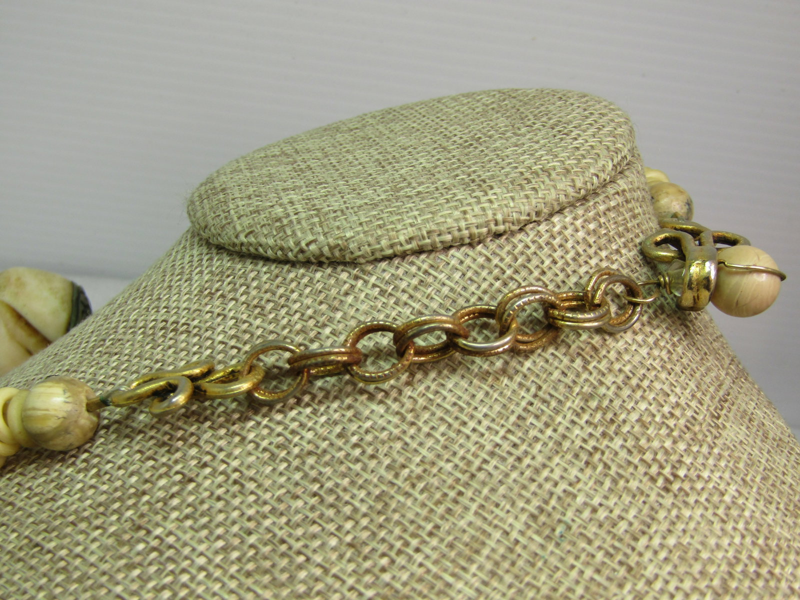 Vintage Heavy White and Agate Tribal Necklace, Brass. 18.5", Mid-Century - 3