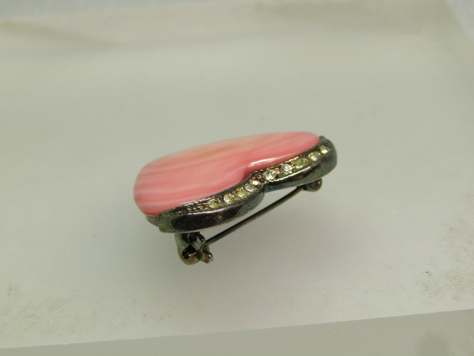 Vintage Pink Heart Brooch, MOP and Rhinestone Brooch, Signed Monet, 1980's. - 3