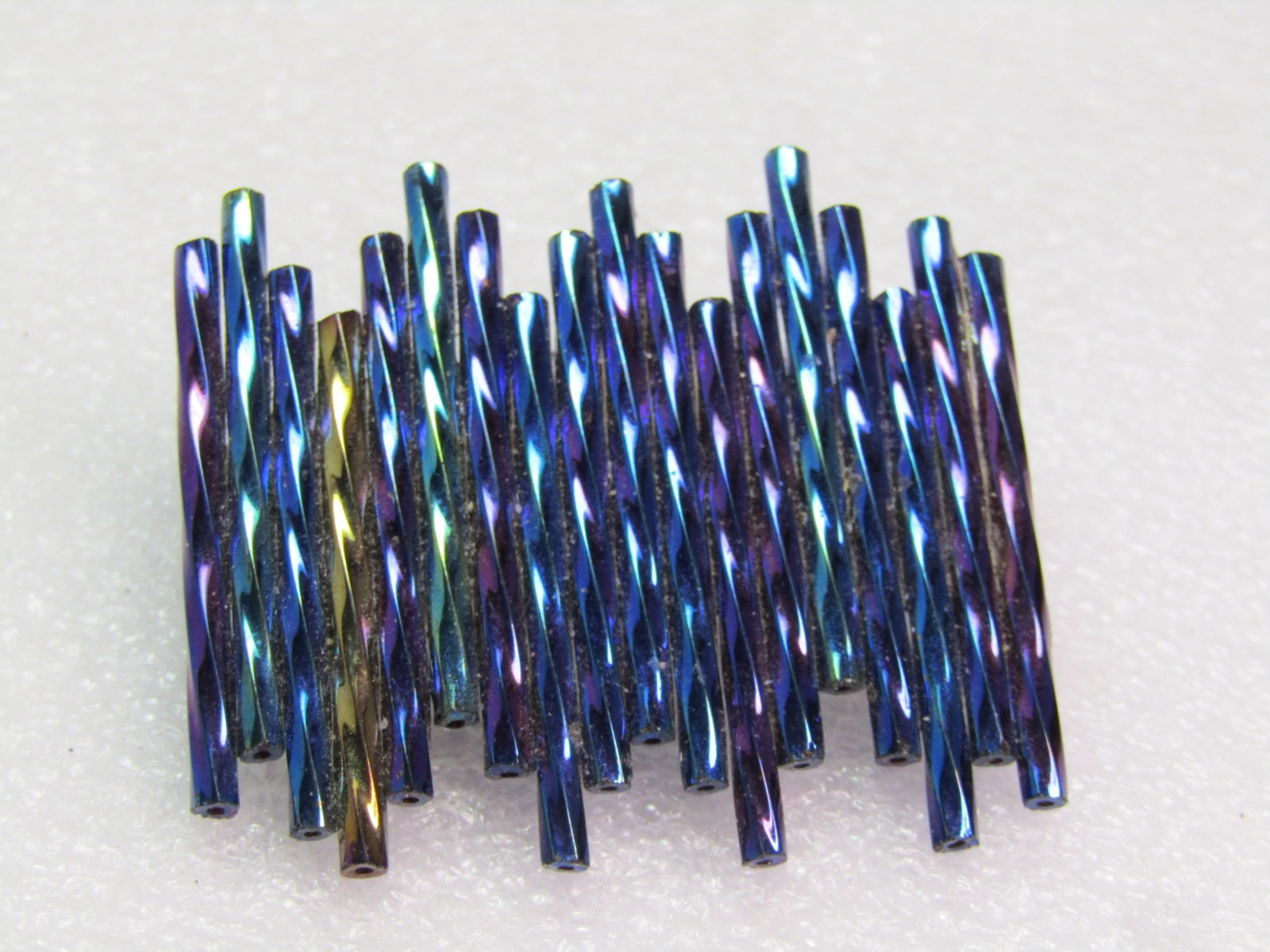 Handmade Peacock Glass Straw Bead Brooch - 3