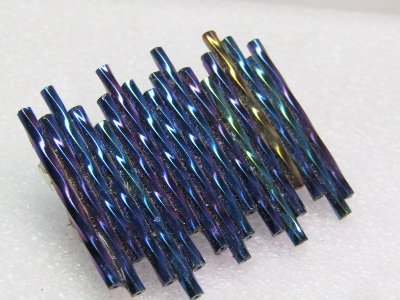 Handmade Peacock Glass Straw Bead Brooch - 4