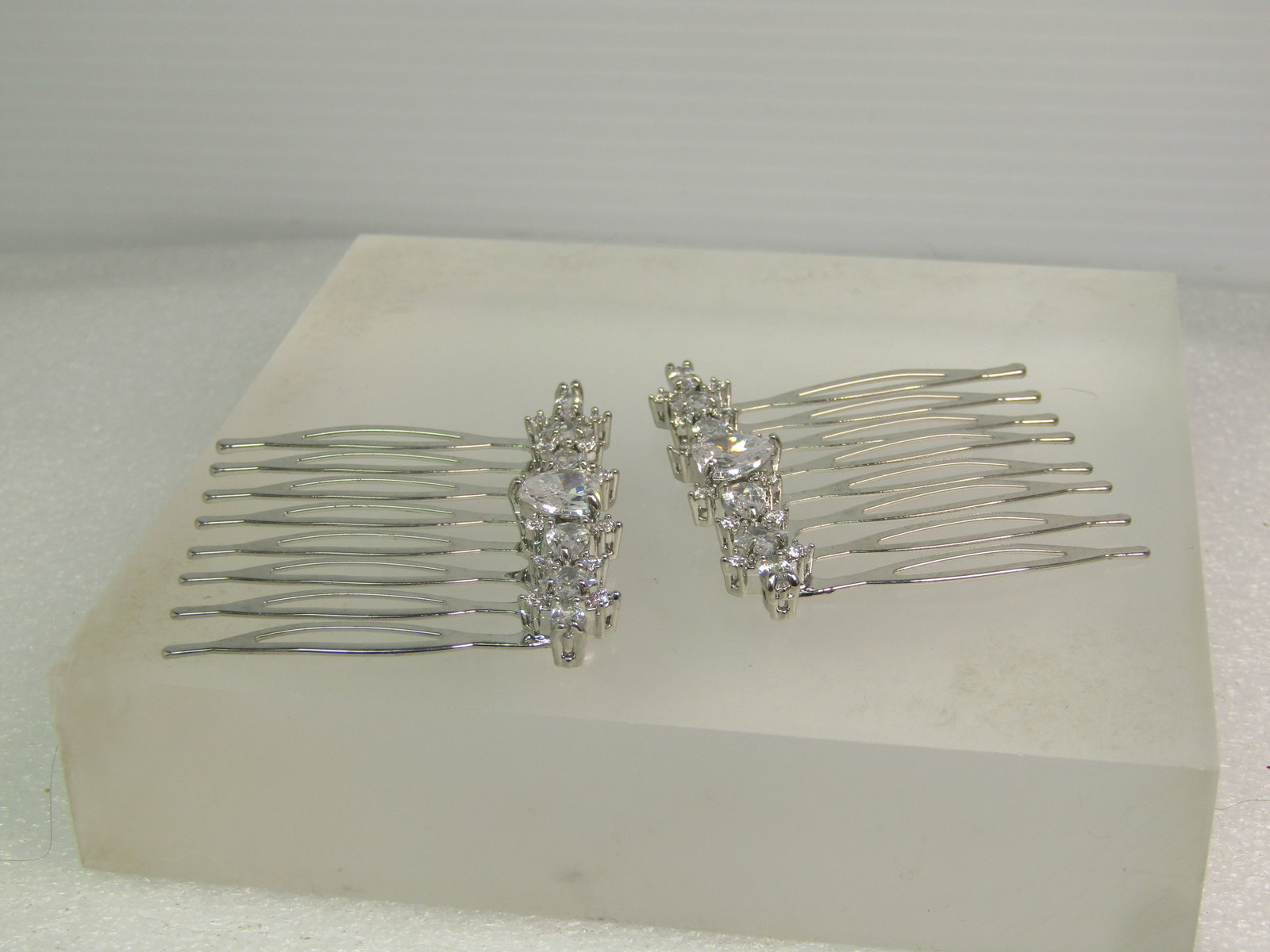 Vintage Rhinestone Hair Combs, Pair, Clear Rhinestones, 1980's - 3