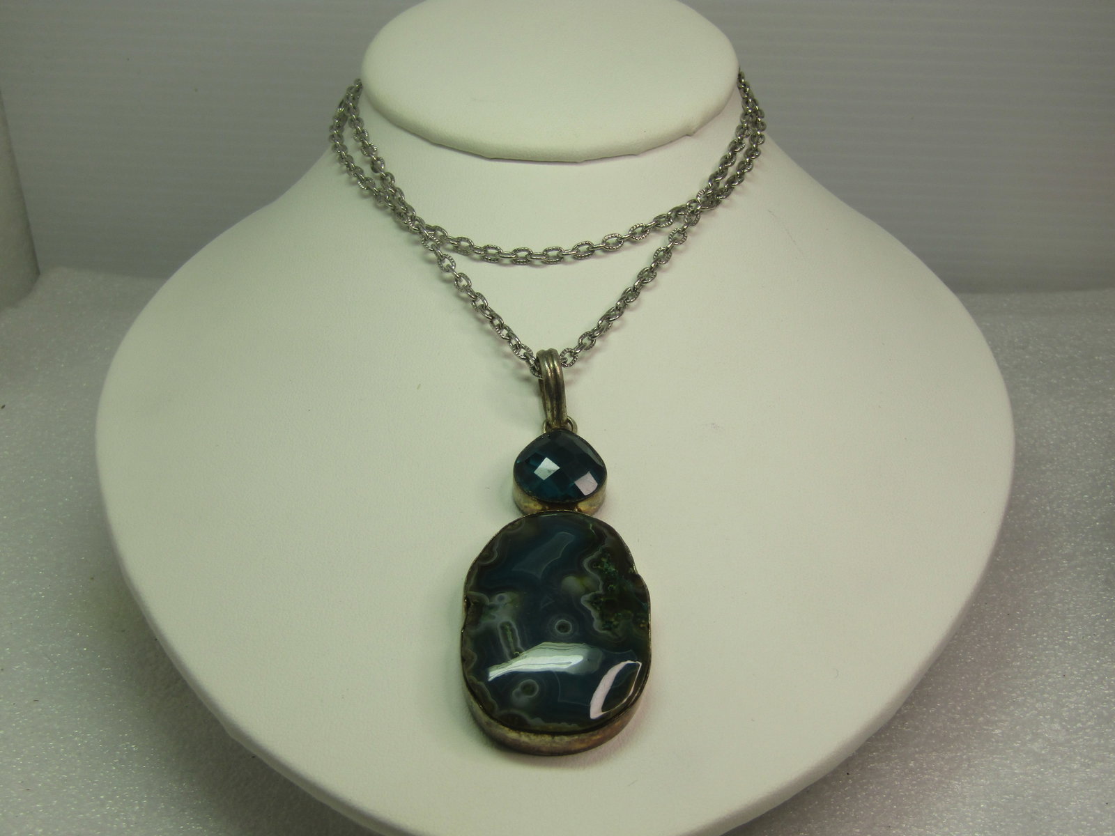 Vintage Green Agate and Glass Stone Necklace, 24" Southwestern Vibe, 1980's-1990's (1 of 6)