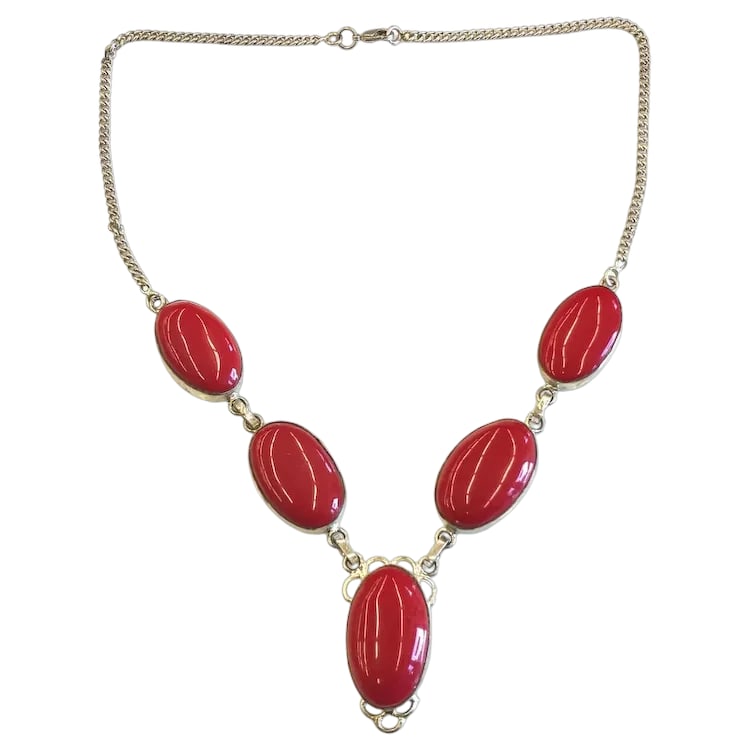 Vintage Sterling Silver Red Stone Statement Necklace: Title: Vintage Sterling Silver Red Stone Statement Necklace Description: Vintage Sterling Silver Red Stone Statement Necklace Hallmarked: 925 Weighs: 56 grams Measures Approx: 20.5 inches length Date/