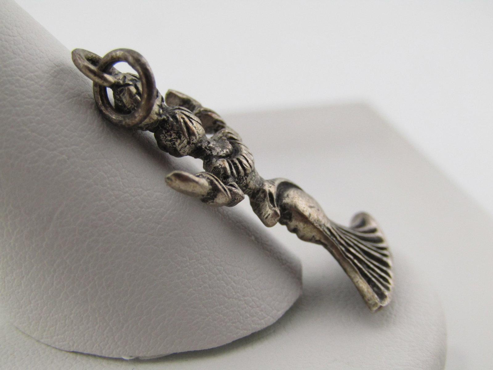Vintage Sterling Afro-Colombian Woman Charm/Pendant, with Basket on Head, Mid-Century - 6