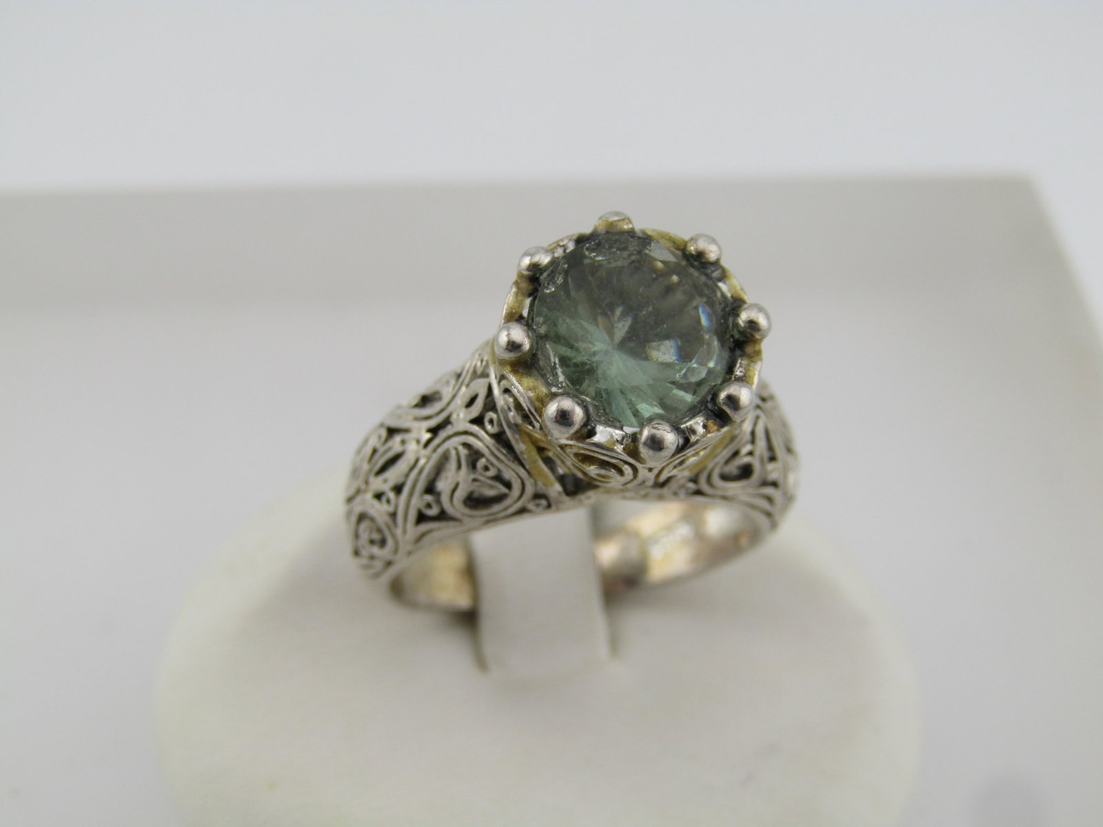 Vintage Green Stone Antique Themed Ring, Sz. 8, Silver Tone, 1980's-1990's - 2