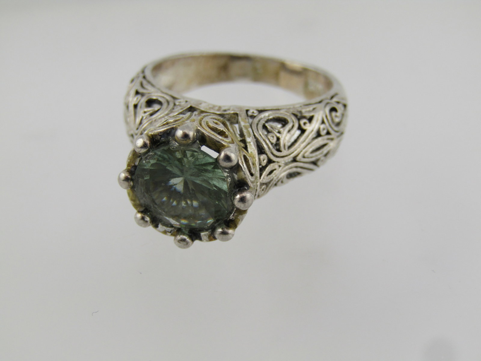 Vintage Green Stone Antique Themed Ring, Sz. 8, Silver Tone, 1980's-1990's - 5