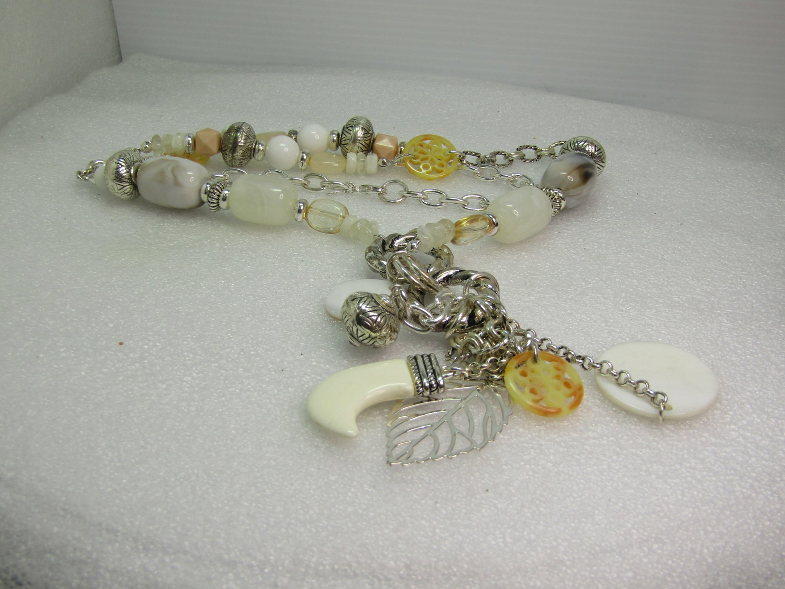 Vintage Avon Faux Agate, Leaf/Italian Horn Necklace, 30", 1980's-1990's - 4
