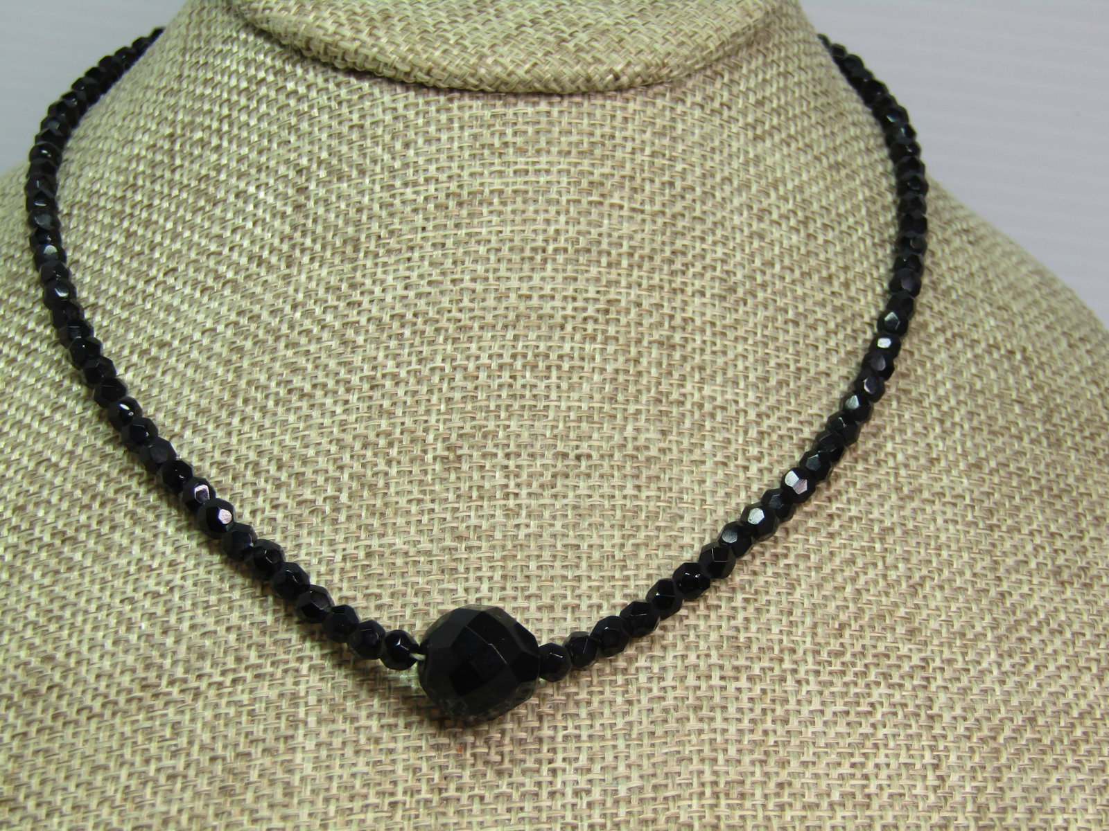 Vintage Black Glass Beaded Necklace, Faceted, 16", 1950's-1960's - 5