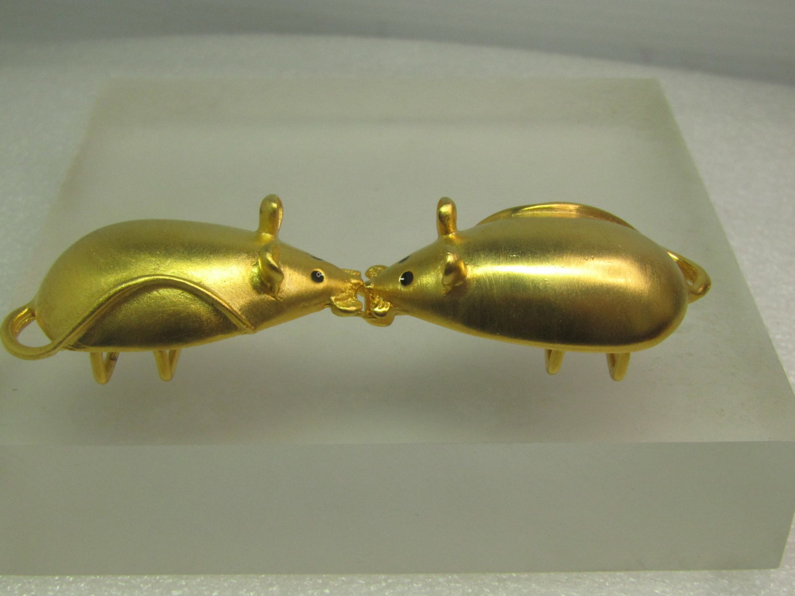 Vintage Mouse Interlocking Buckle Set, 1970's (1 of 4)