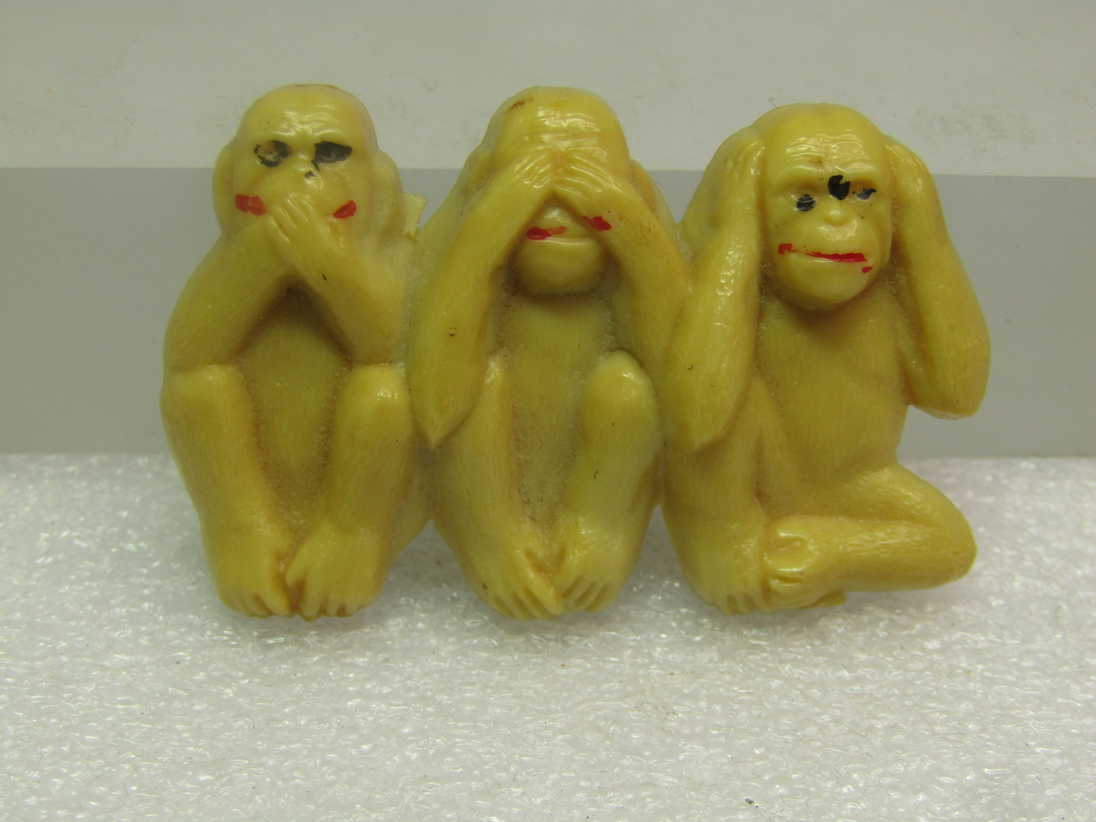 Vintage Speak/See/Hear No Evil Monkey Brooch, Plastic, Mid-Century - 3