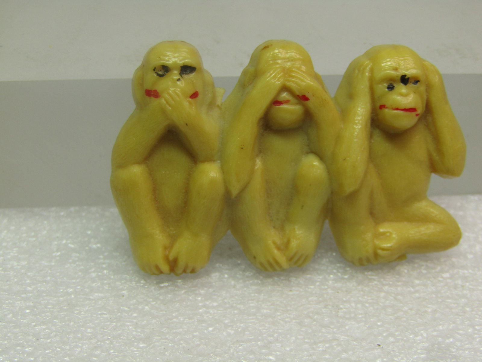 Vintage Speak/See/Hear No Evil Monkey Brooch, Plastic, Mid-Century - 4