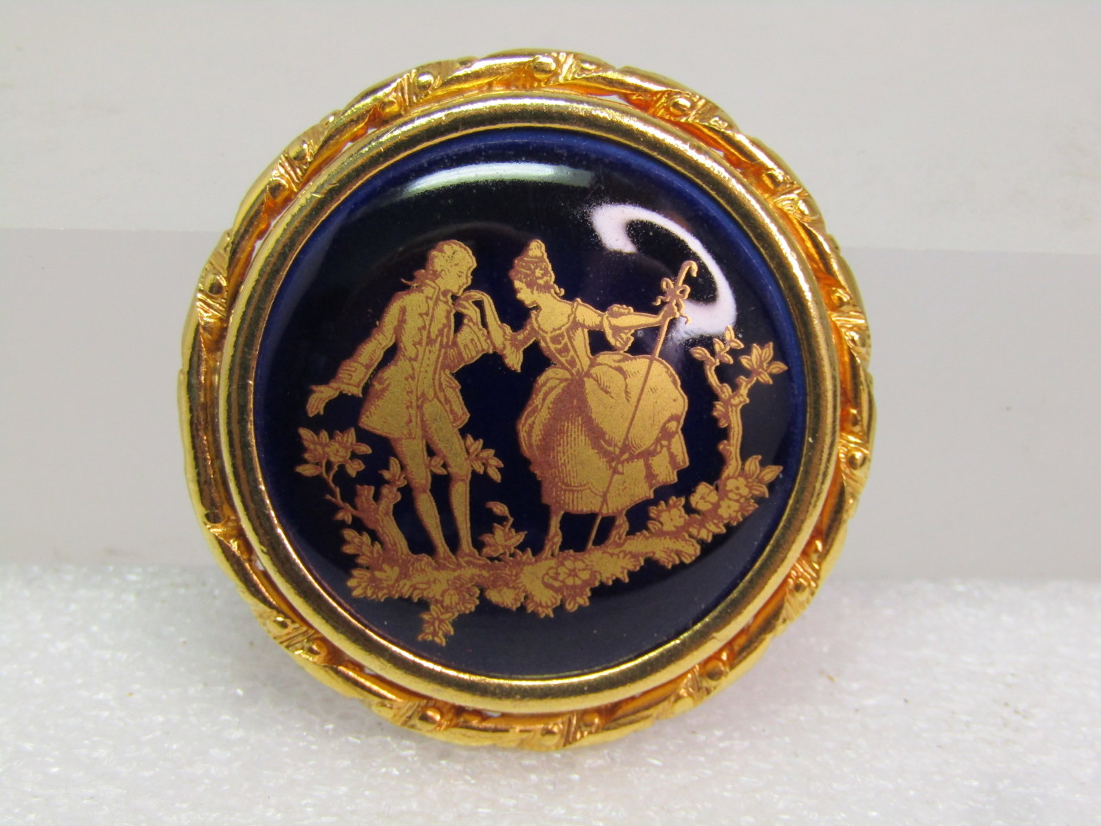Vintage Limoges Courting Sceen Brooch, France, Trombone Clasp, 1940's (1 of 6)