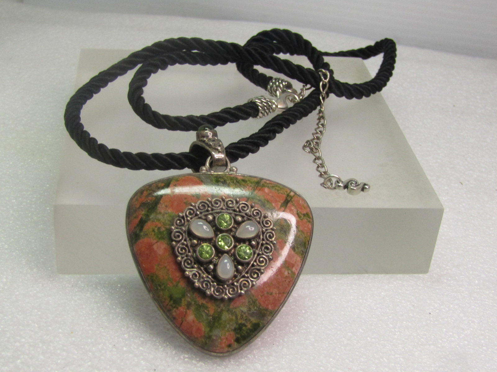 Vintage Sajen Sterling Unakite, Peridot Pendant on 26" Black Necklace, 1980's-1990's - 7