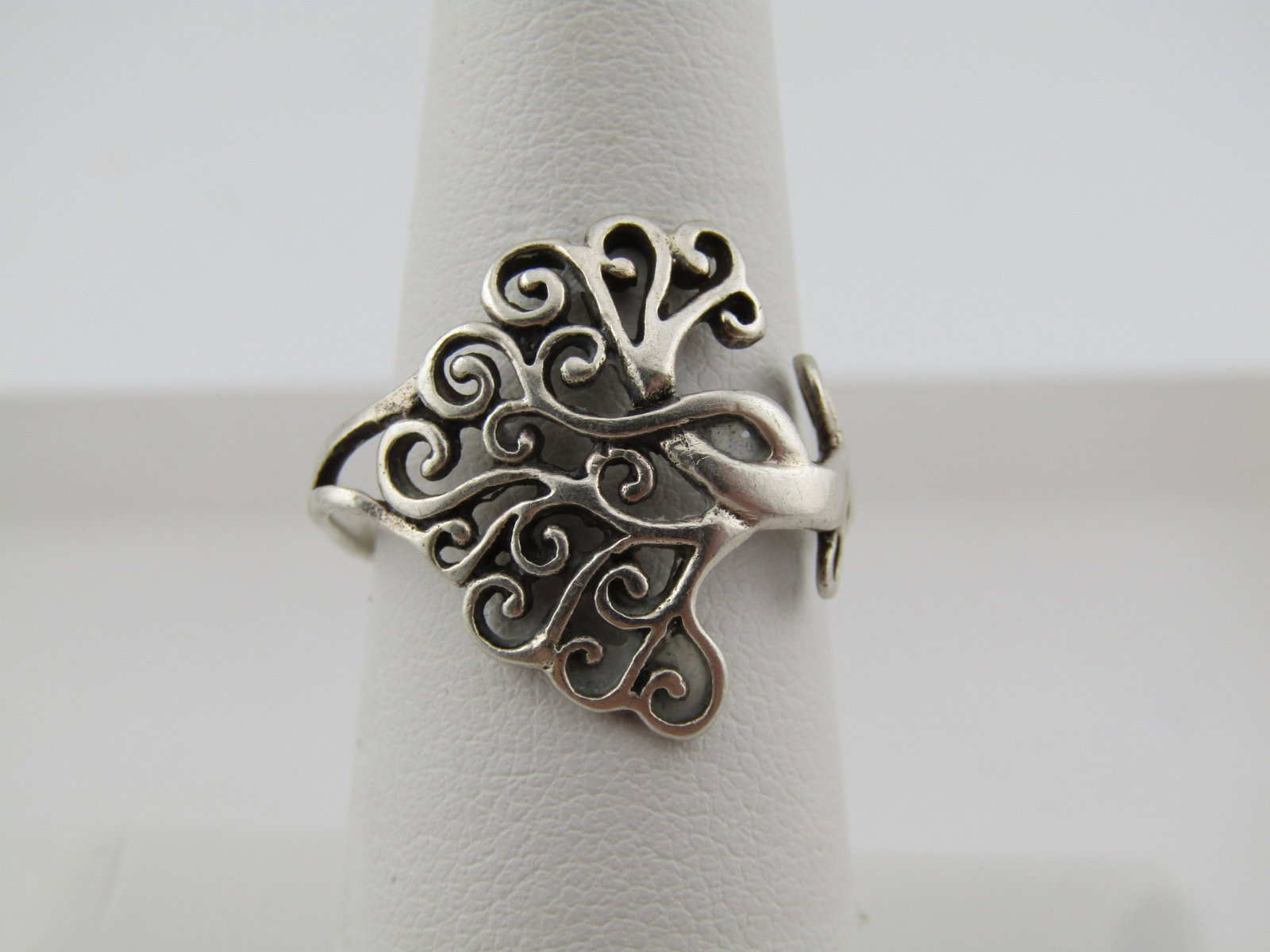Vintage Sterling Tree of Life Ring, Sz. 9.25, Unisex, 1980's: Vintage Sterling Tree of Life Ring, Sz. 9.25, Unisex, 1980's. This has a tree of life that is appx. 19mm down the top center of the finger and crosses over the entire top of the finger with the