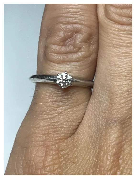 Estate The Tiffany Classic Setting Tiffany and Co. Engagement Ring in Platinum - 13