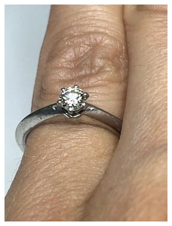 Estate The Tiffany Classic Setting Tiffany and Co. Engagement Ring in Platinum - 14