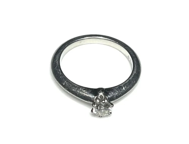 Estate The Tiffany Classic Setting Tiffany and Co. Engagement Ring in Platinum - 9
