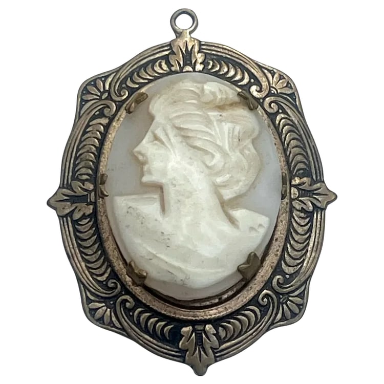 Vintage Ivory Colored Shell Pendant (1 of 5)