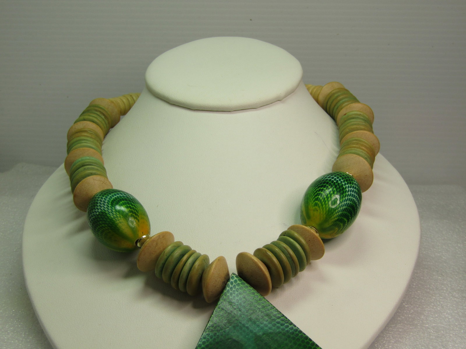 Vintage Natural Wood Carved Snake Beaded Necklace, 22", 1970's - 4