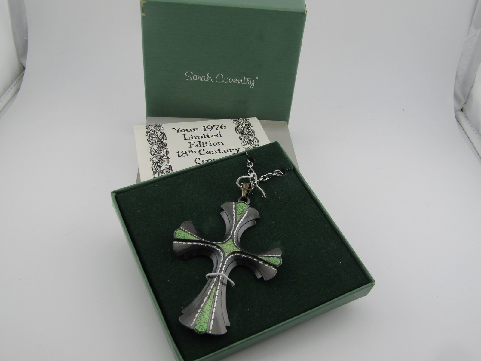 Vintage Sarah Coventry 18th Century Cross Necklace, 1976 - 3