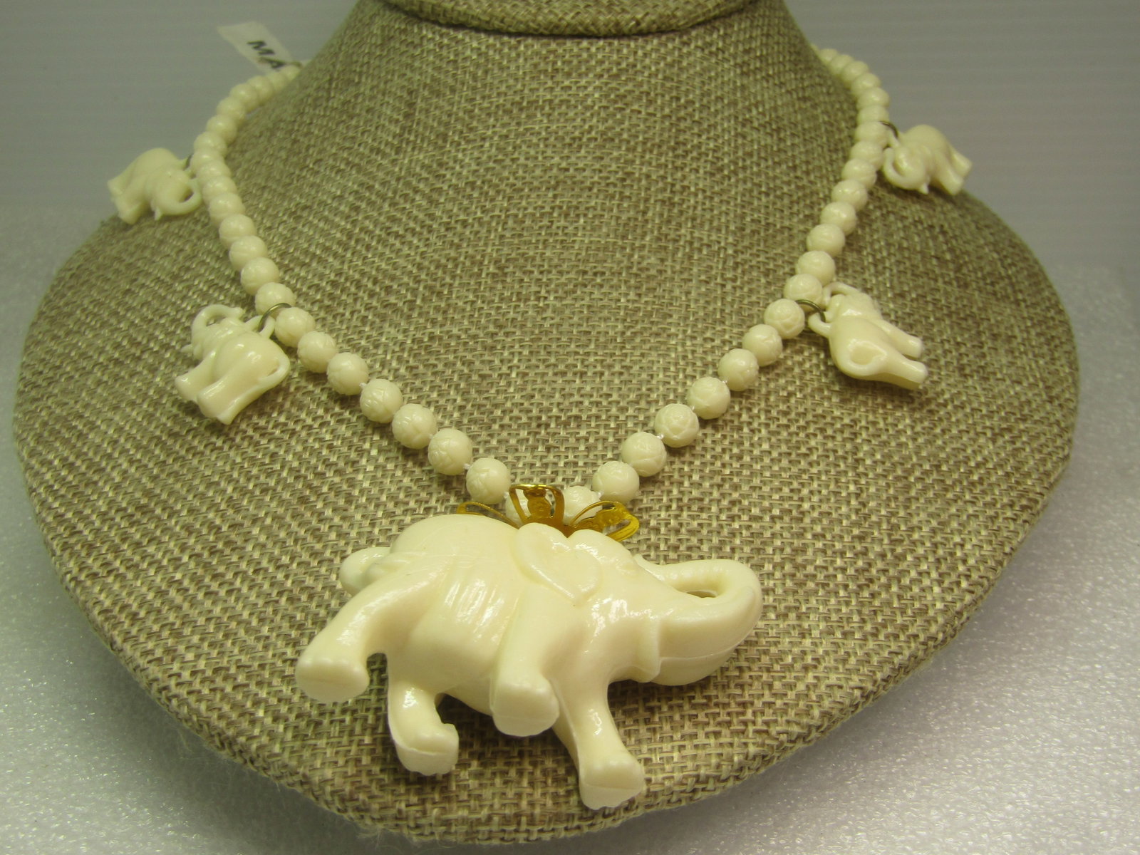 Vintage White Molded Elephant Necklace, Beaded, 24", 1970's-1980's. - 2
