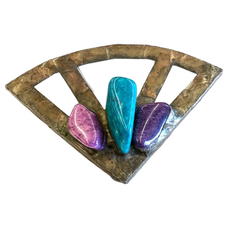 Vintage Handcrafted Artisan Brooch/Pin Featuring Polished Gemstones: Title: Vintage Handcrafted Artisan Brooch/Pin Featuring Polished Gemstones Description: Vintage Handcrafted Artisan Brooch/Pin Featuring Polished Gemstones set in a soldered unknown metal frame