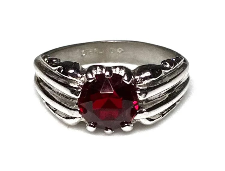 Vintage Sterling Silver Red Stone Ring - 3