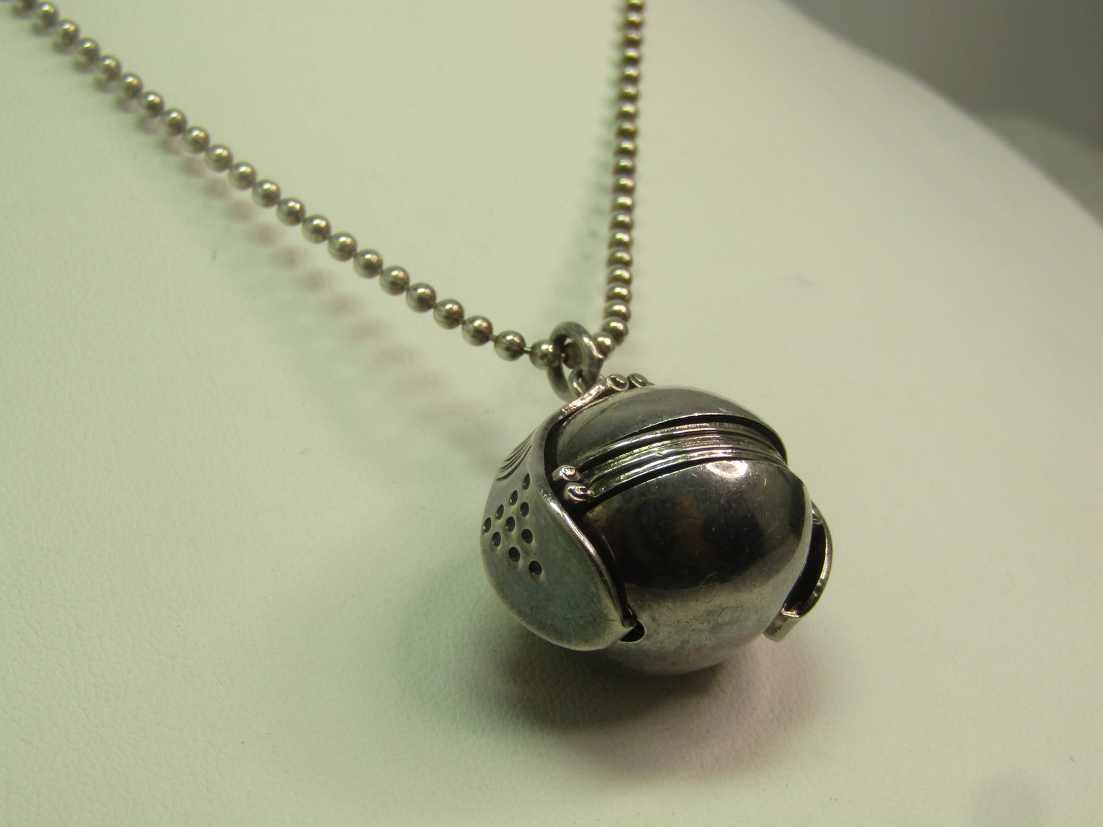 Sterling Photo Ball Locket/Necklace 24", Six Photos - 3
