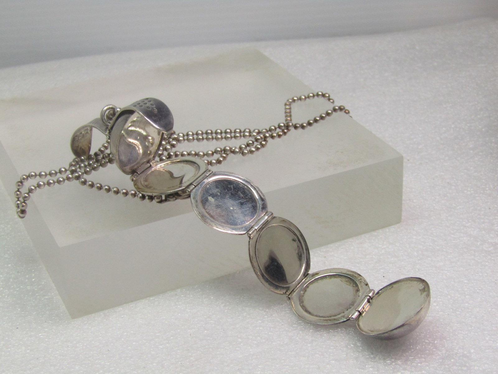 Sterling Photo Ball Locket/Necklace 24", Six Photos - 4
