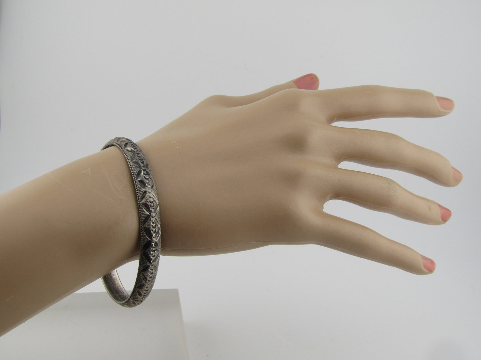 Vintage Silver Tone Cuff Bracelet, 8.25", Domed, 1970's-1980's - 5