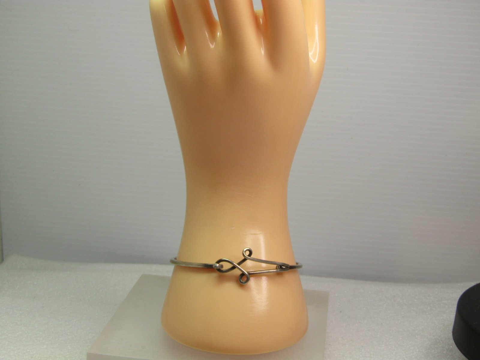 Vintage Sterling Curved Bangle Top Locking Bracelet, Mexico, Signed . 7", 1970's - 5