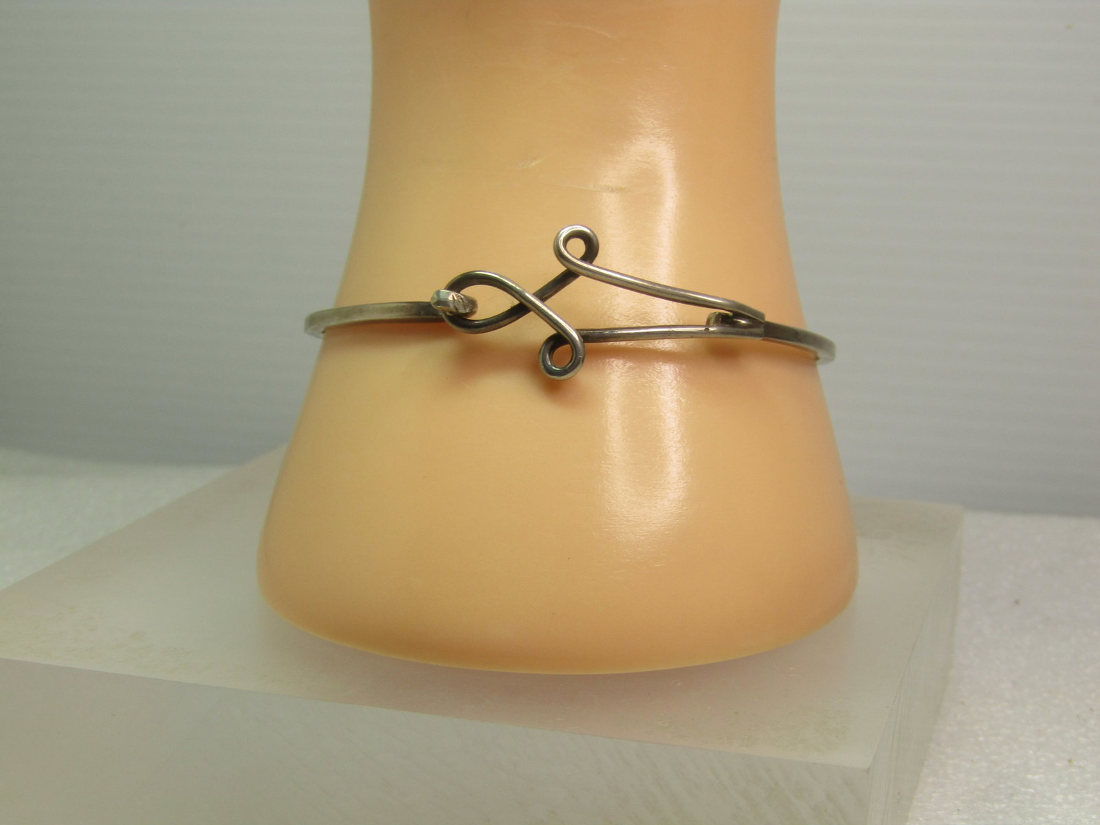 Vintage Sterling Curved Bangle Top Locking Bracelet, Mexico, Signed . 7", 1970's - 6