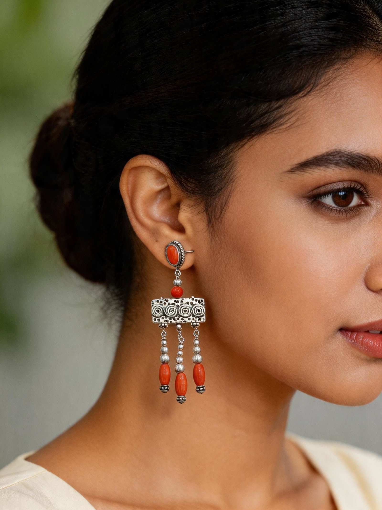 Coral Gemstone Dangle Earrings: Title: Coral Gemstone Dangle Earrings Description: itemcode : JBB15) Reserve: $167.00 Shipping: Domestic: Shipping rates are determined by destination International: Foreign shipping rates are