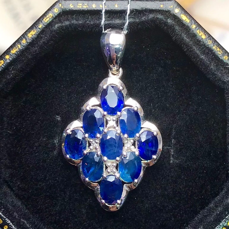 14K GOLD 3.21 CT VIVID BLUE NATURAL SAPPHIRE and DIAMOND PENDANT: Title:14K GOLD 3.21 CT VIVID BLUE NATURAL SAPPHIRE and DIAMOND PENDANT Description:Ref:230678210Gold Content:14K GoldMain Gemstone:SapphireNumber of stones:9Shape:OvalCarat Weight:3.21ct Color:Vivid B