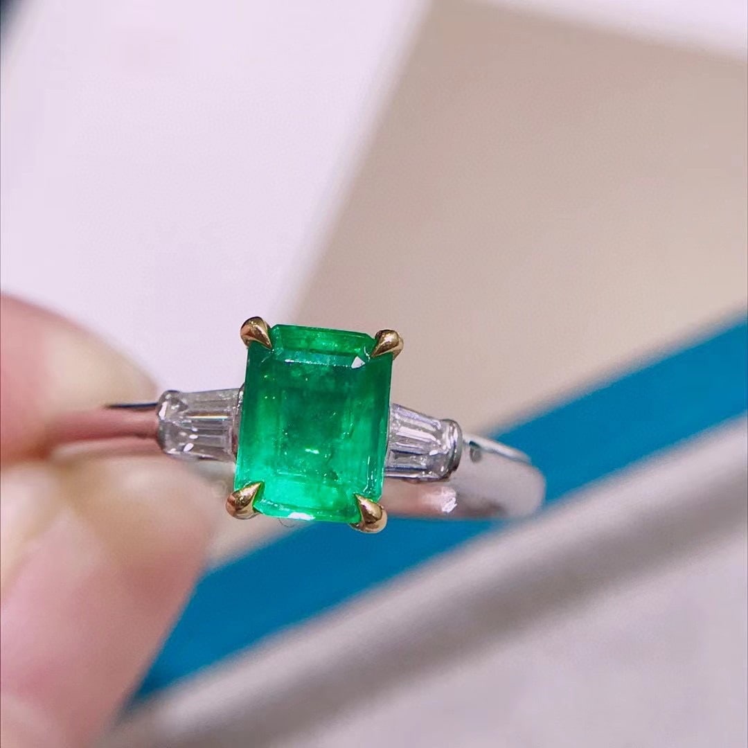 14K GOLD 0.8 CT VIVID GREEN NATURAL EMERALD and DIAMOND RING - 2