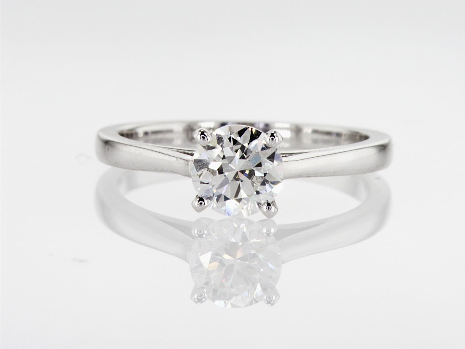 0.90cttw Natural Diamond and Ring 14K White Gold 2.82 gr (1 of 9)