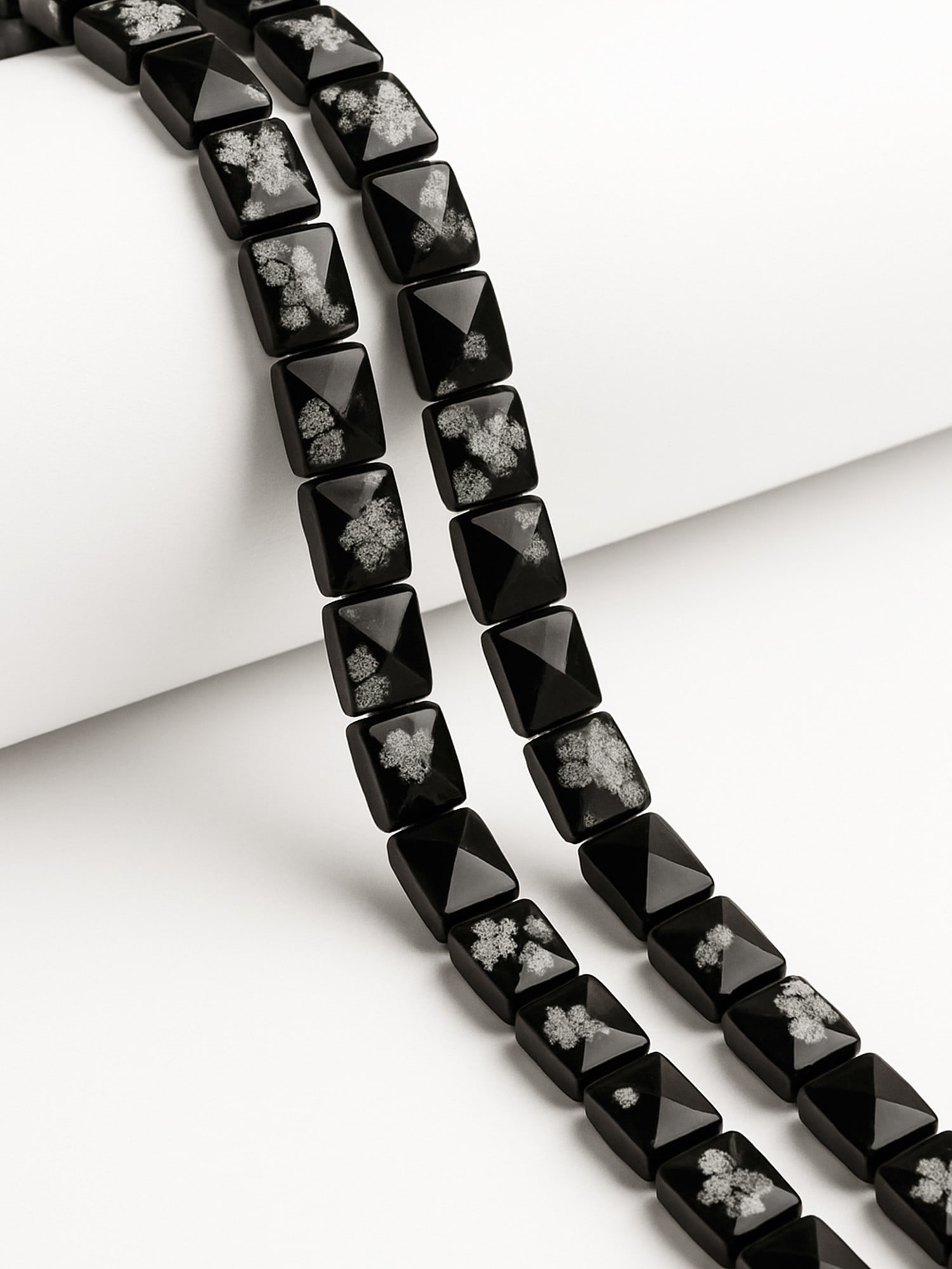 Black Snowflake Obsidian Faceted Chewing Gum / Gemstone Beads: Title: Black Snowflake Obsidian Faceted Chewing Gum / Gemstone Beads Description: Black Snowflake Obsidian Faceted Chewing Gum beads offer unique usability in jewelry design. Their faceted surface add
