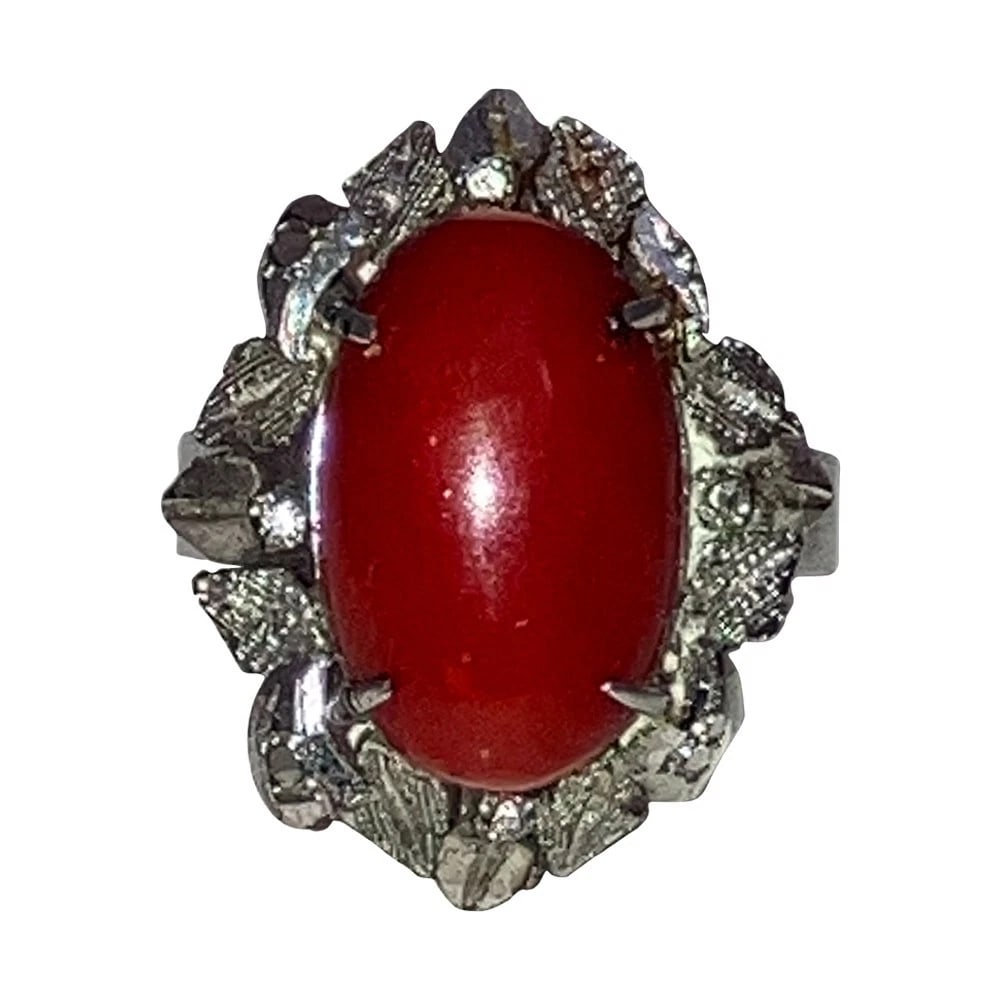 Vintage 18 K 18 KT Mediterrean AAA Grade Red Coral Oval Cabochon Cocktail Ring: Title:Vintage 18 K 18 KT Mediterrean AAA Grade Red Coral Oval Cabochon Cocktail Ring Description:Ignite your style with this fiery vintage cocktail ring, a radiant tribute to Mediterranean summers