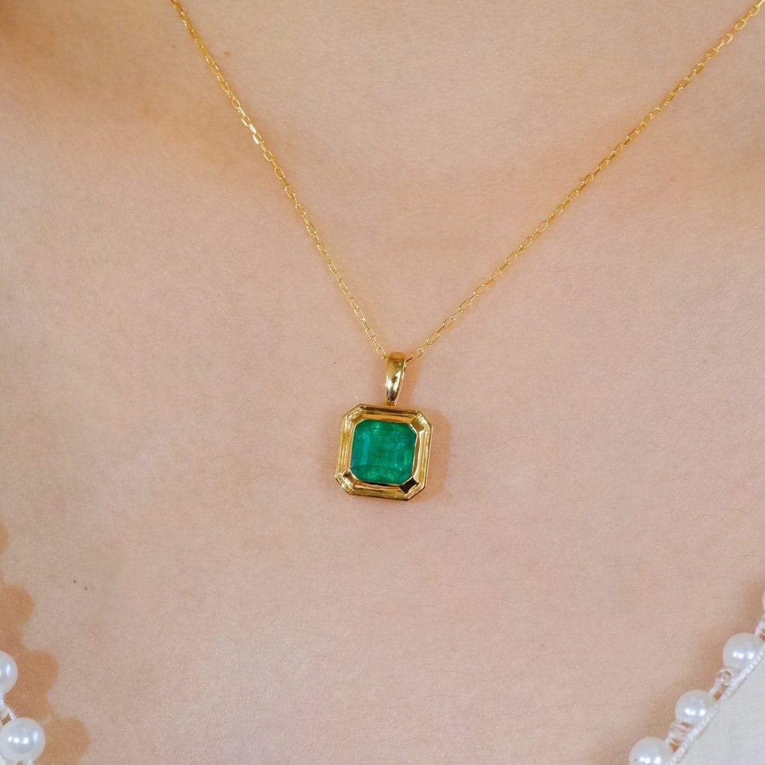 14K GOLD 1.82 CT VIVID GREEN NATURAL EMERALD NECKLACE - 4