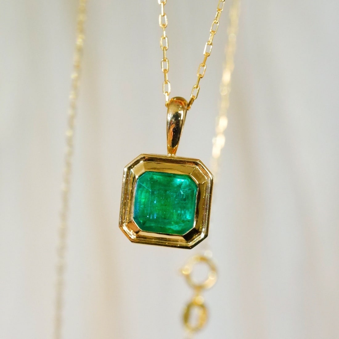 14K GOLD 1.82 CT VIVID GREEN NATURAL EMERALD NECKLACE - 6