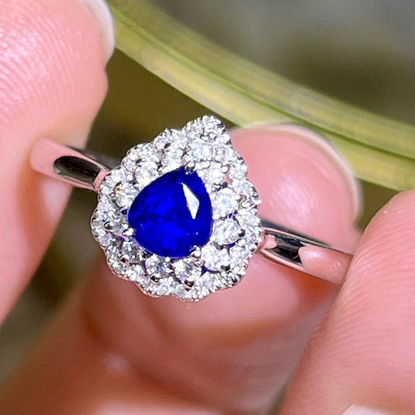14K GOLD 0.68 CTW NATURAL SAPPHIRE and DIAMOND RING: Title:14K GOLD 0.68 CTW NATURAL SAPPHIRE and DIAMOND RING Description:Ref:230678191Gold Content:14K GoldRing Size:7.25USMain Gemstone:SapphireNumber of stones:1Shape:PearCarat Weight:0.5ct Color:Royal