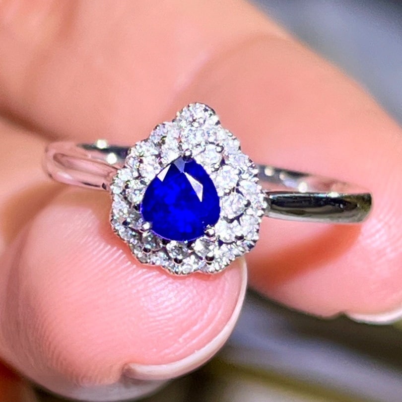 14K GOLD 0.68 CTW NATURAL SAPPHIRE and DIAMOND RING - 6