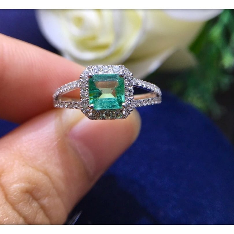 14K GOLD 0.88 CTW NATURAL EMERALD and DIAMOND RING - 2