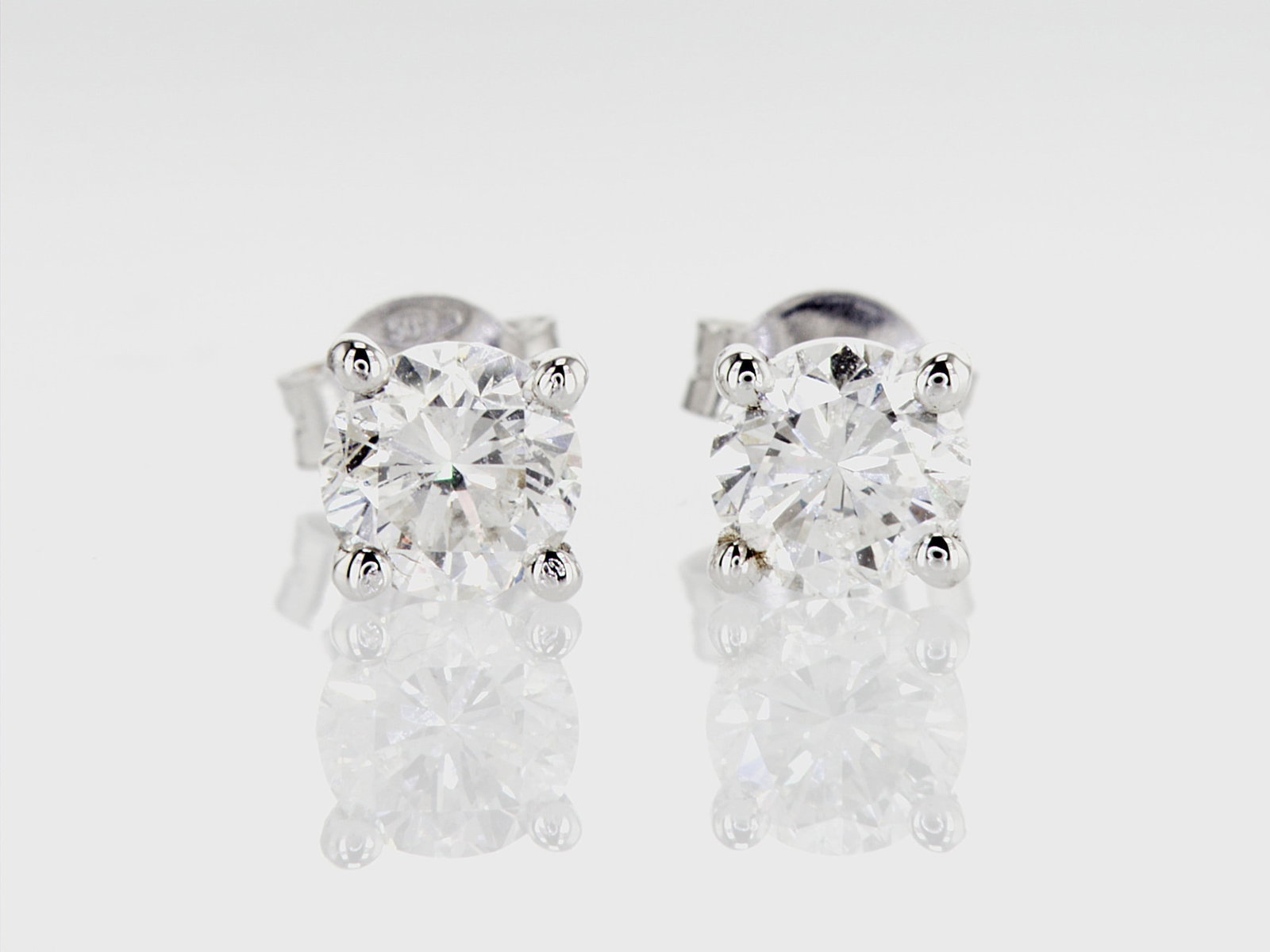 2.00cttw Diamond Earrings 14K White Gold 1.16 gr (1 of 7)
