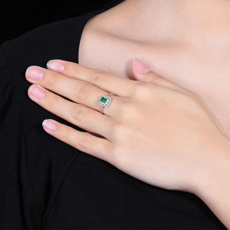 14K GOLD 0.58 CTW VIVID GREEN NATURAL EMERALD and DIAMOND RING - 7