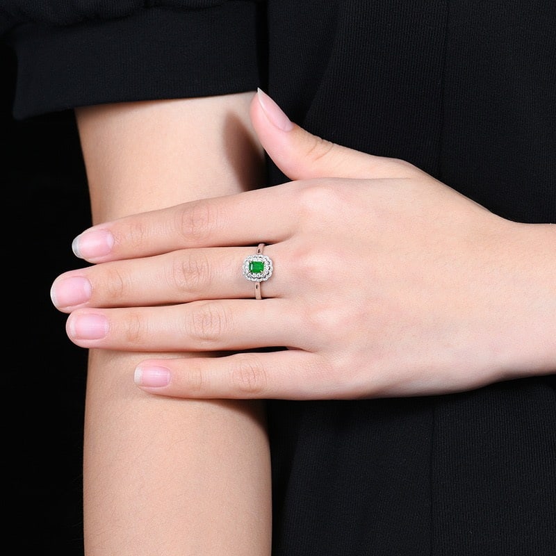 14K GOLD 0.58 CTW VIVID GREEN NATURAL EMERALD and DIAMOND RING - 8